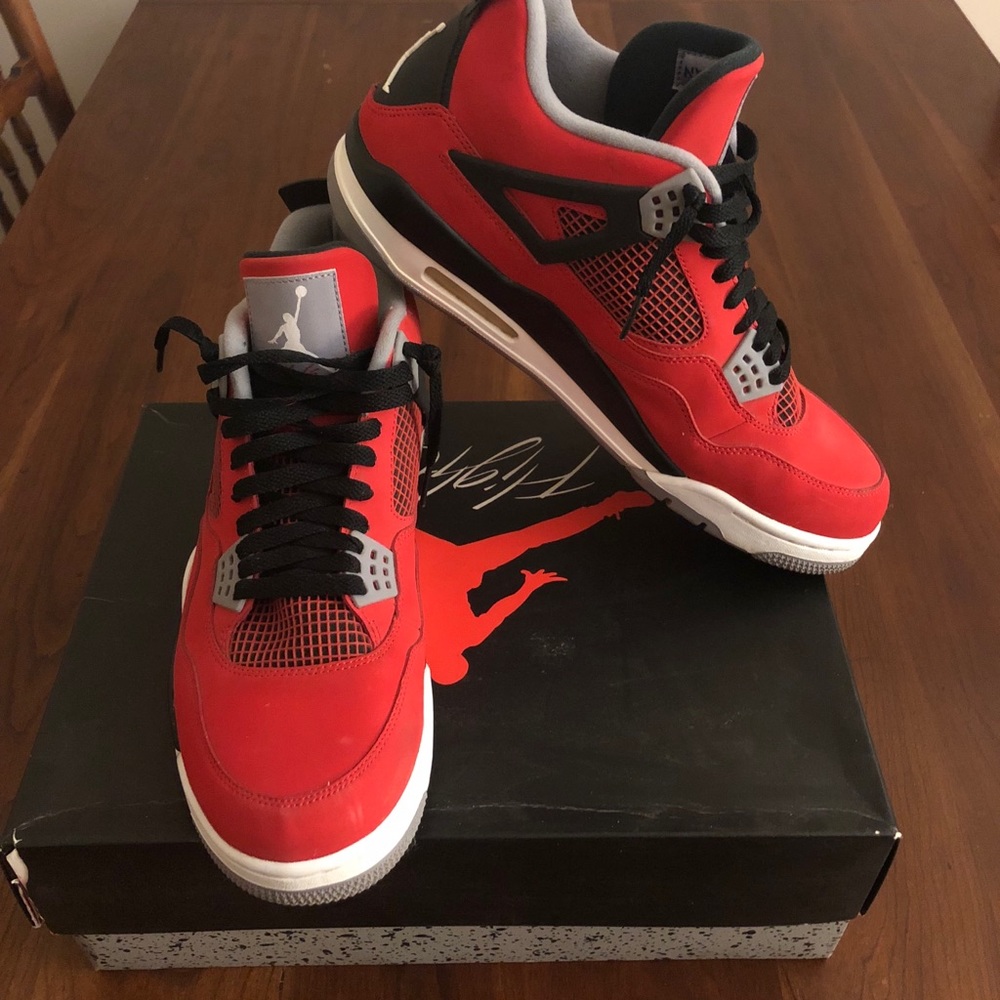 Jordan 4 Toro Bravo